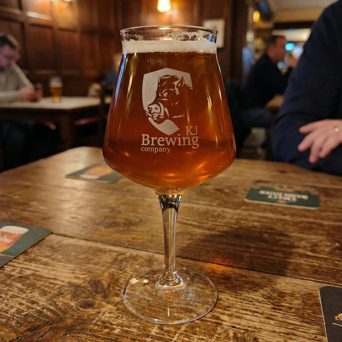 TEKU ølglas med graveret logo som eksempel på personlig firmagave