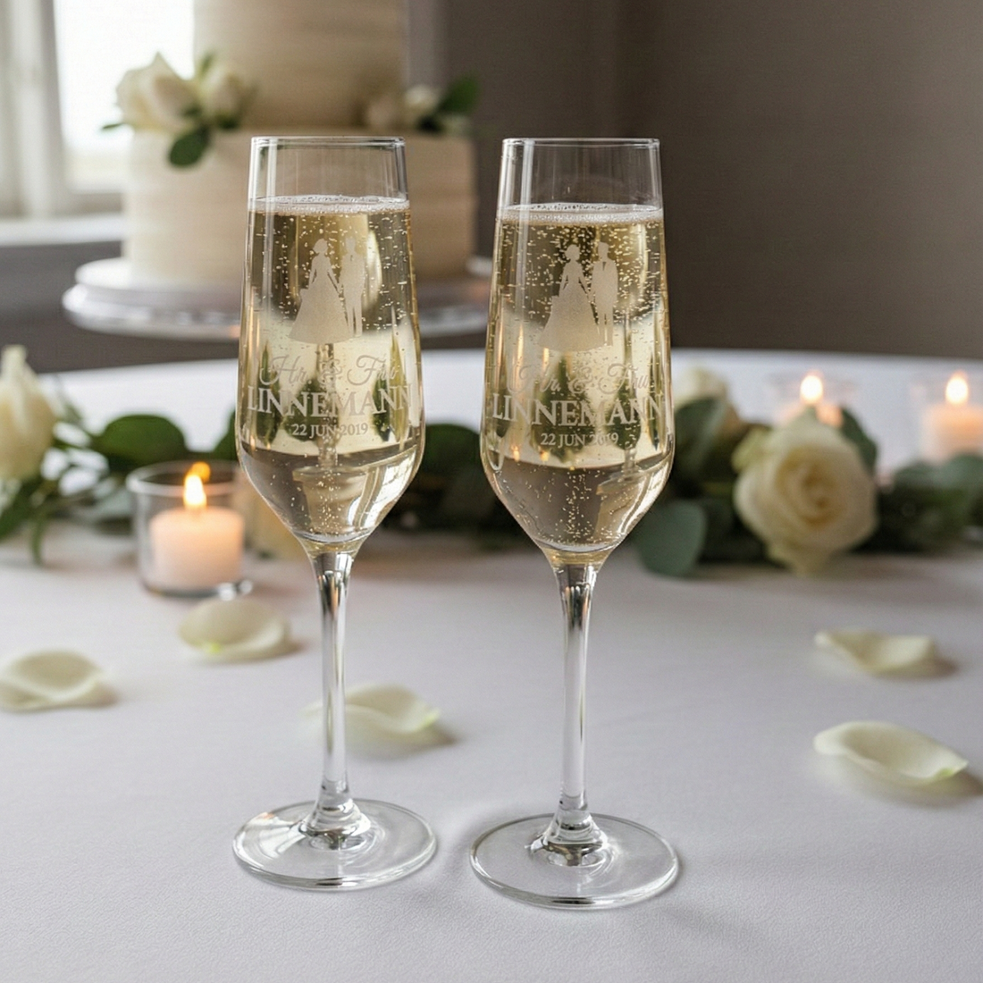 Champagneglas med personlig gravering som eksempel på gravering på glas